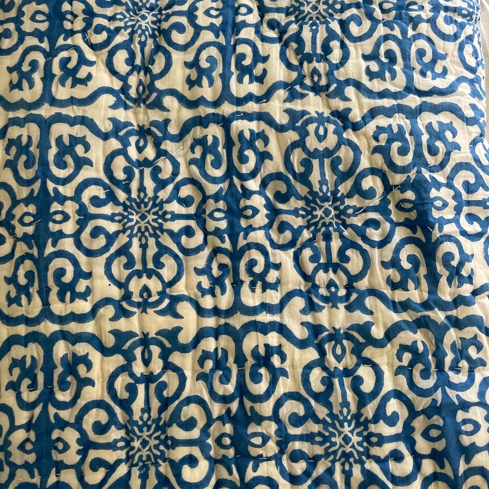 Roller Rabbit Quilt - Picture 2 of 10